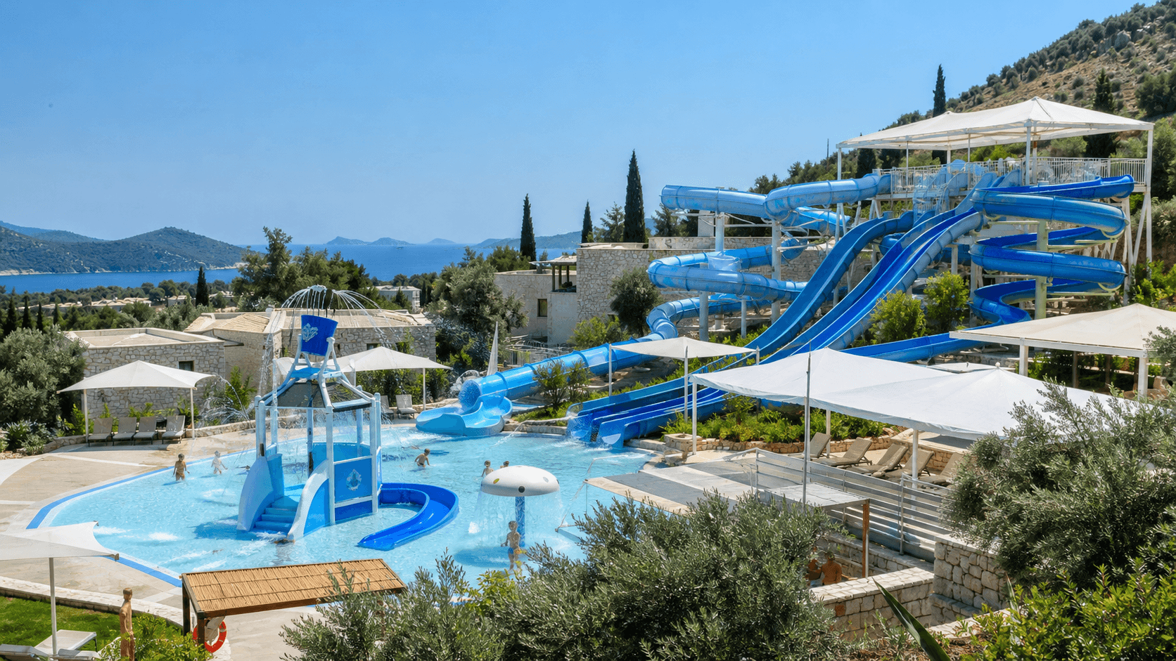 Mavi Avlu Resort aquapark ve çocuk su oyun alanı